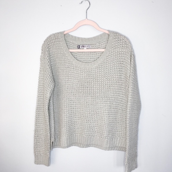 Jennifer Lopez Shimmering Silver Sweater - Picture 2 of 6